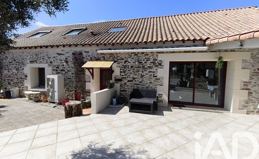House in La Plaine-sur-Mer, Pays de la Loire, France 1