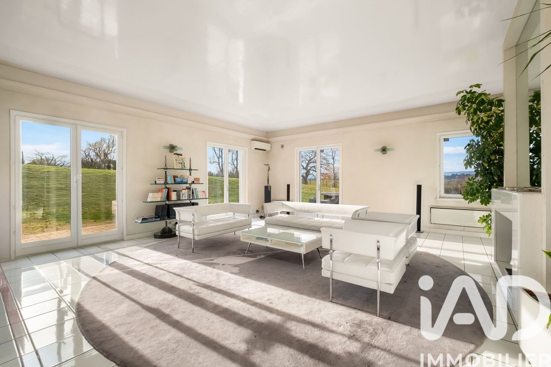 House in Basses-Barolles, Saint-Genis-Laval, France 2 - 17658507