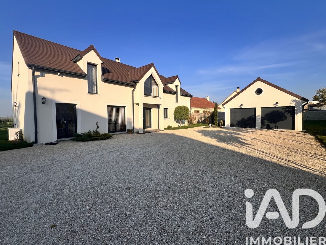 House in La Brosse-Montceaux, Ile-de-France, France 1 - 17658437