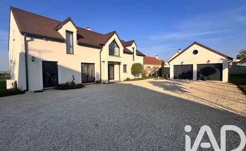 House in La Brosse-Montceaux, Ile-de-France, France 1