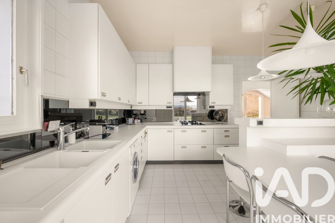 House in Basses-Barolles, Saint-Genis-Laval, France 5 - 17658507