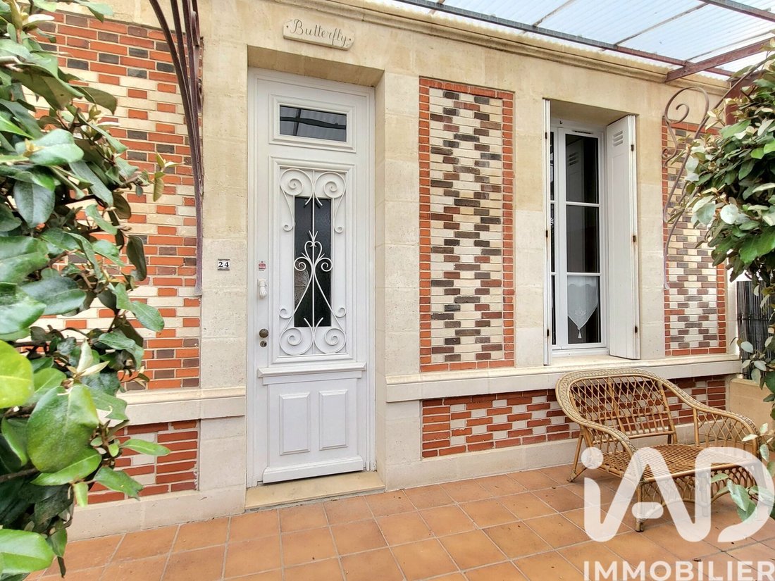House in Soulac-sur-Mer, Nouvelle-Aquitaine, France 2 - 17658432