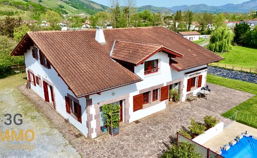House in Saint-Jean-Pied-de-Port, Nouvelle-Aquitaine, France 1