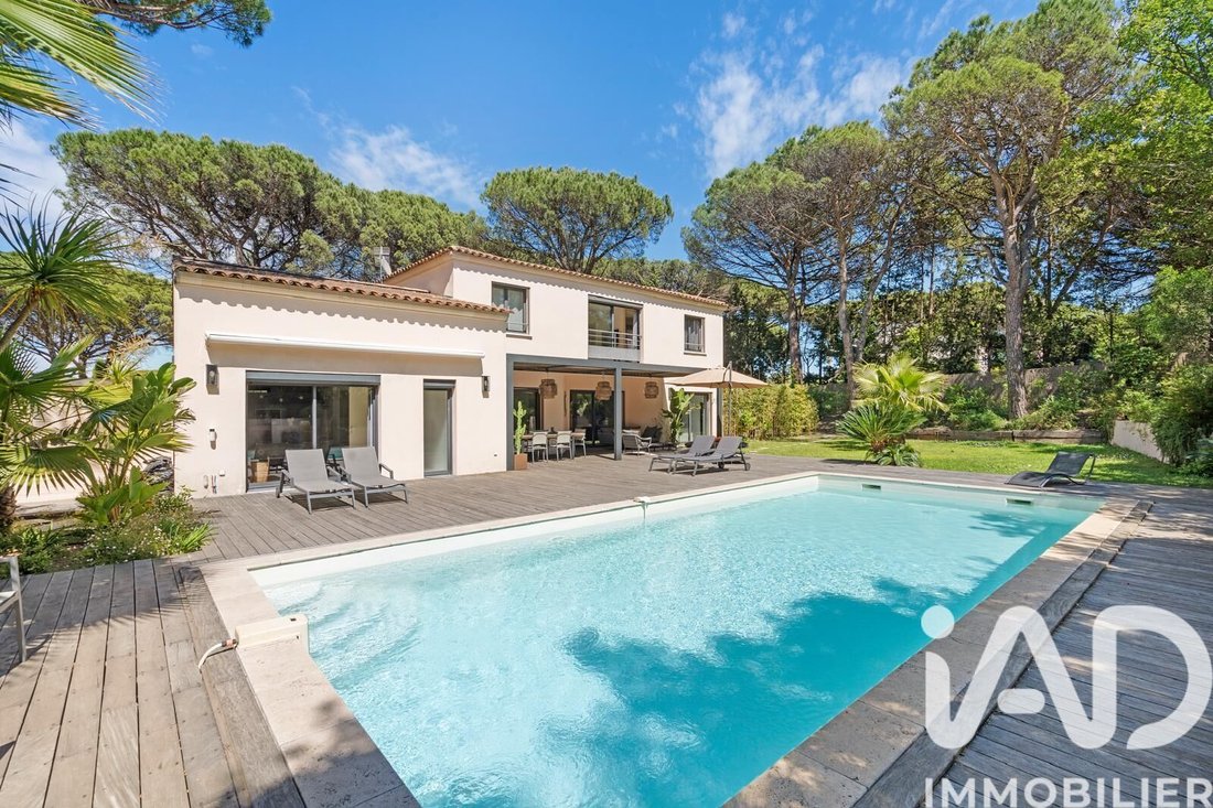 Casa en Gassin, Provenza-Alpes-Costa Azul, Francia 1 - 17657393