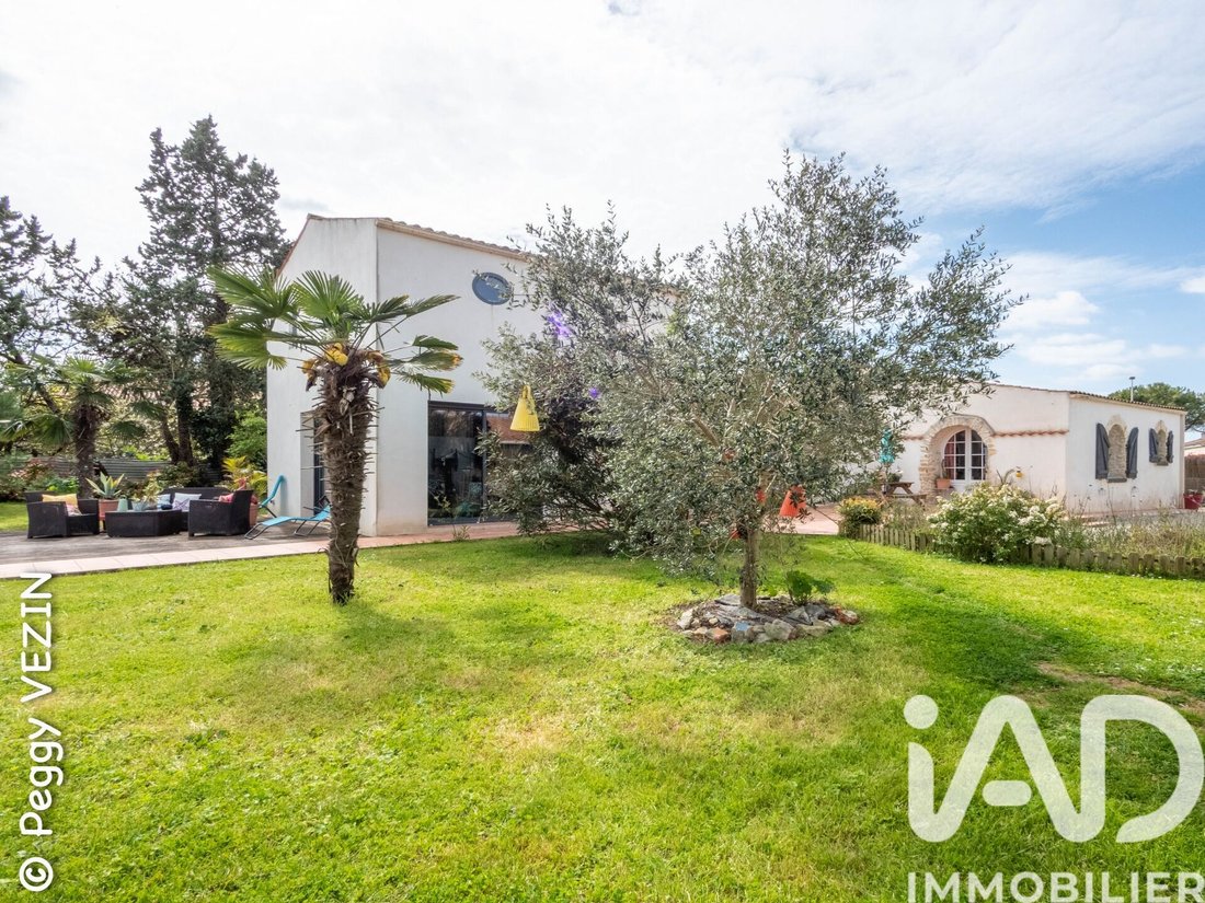 House in Sainte-Soulle, Nouvelle-Aquitaine, France 4 - 17658499