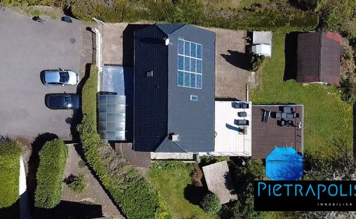 Haus in Crozet, Auvergne-Rhone-Alpen, Frankreich 1