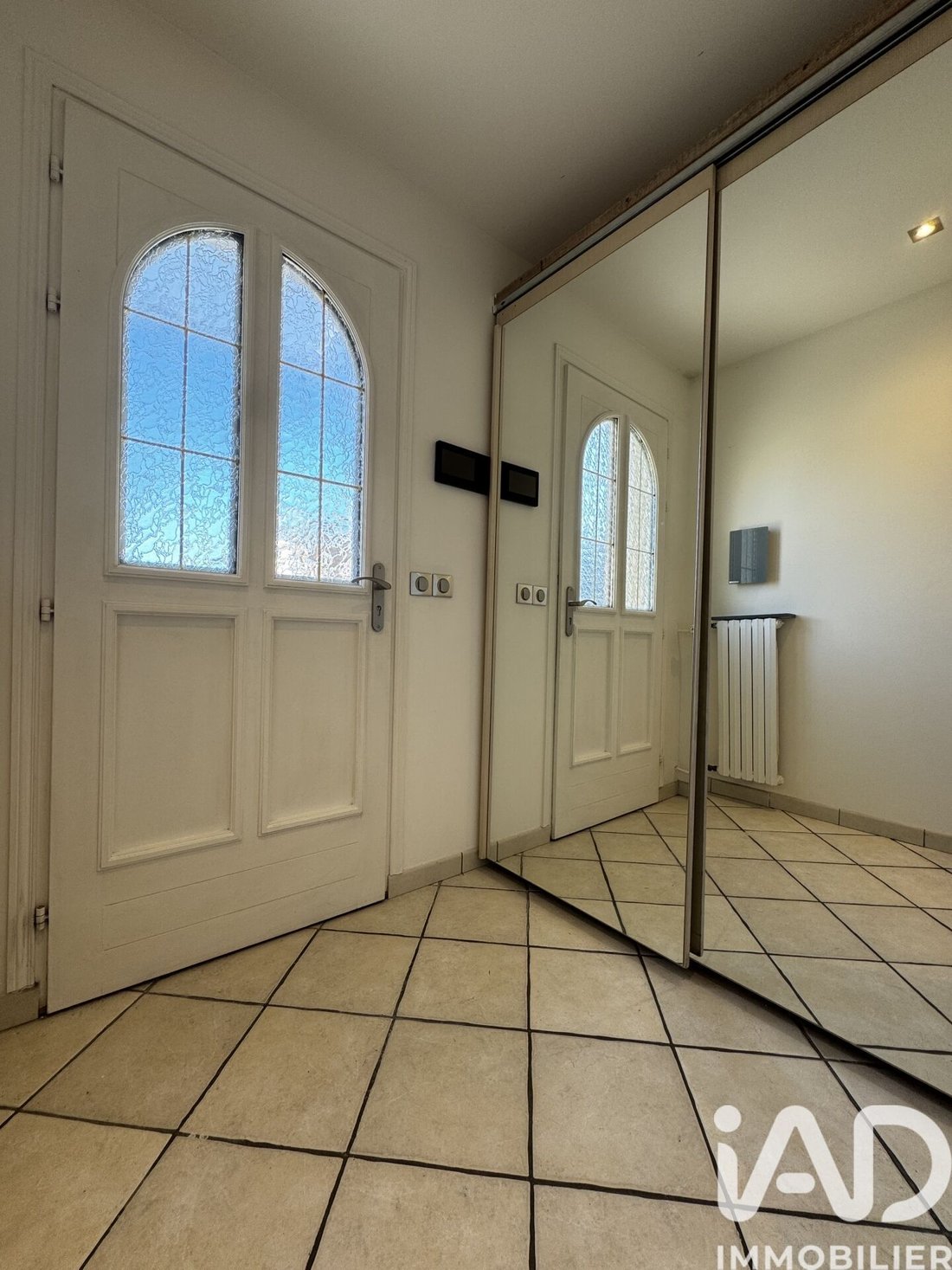 House in Les Pavillons-sous-Bois, Ile-de-France, France 2 - 17658569