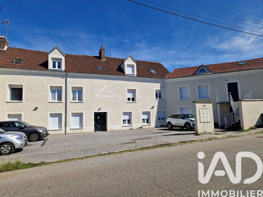 Flins-sur-Seine, Ile-de-France, France 1 - 17658658