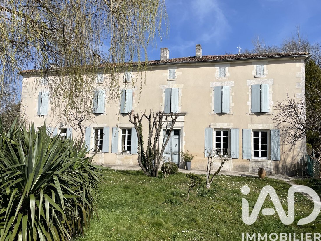 House in Lagarde-sur-le-Né, Nouvelle-Aquitaine, France 1 - 17657166