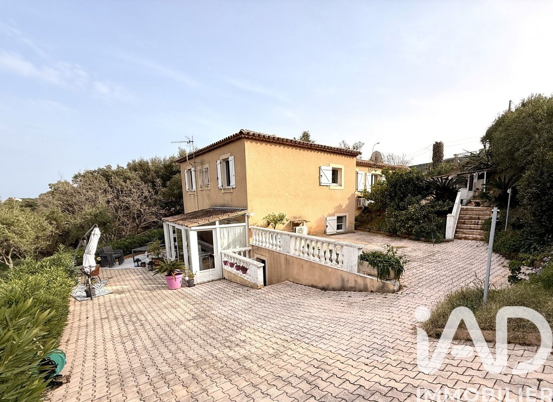 House in Nartelle-Noyer-Bellevue-bd des Sardinaux, Sainte-Maxime, France 3 - 17657401