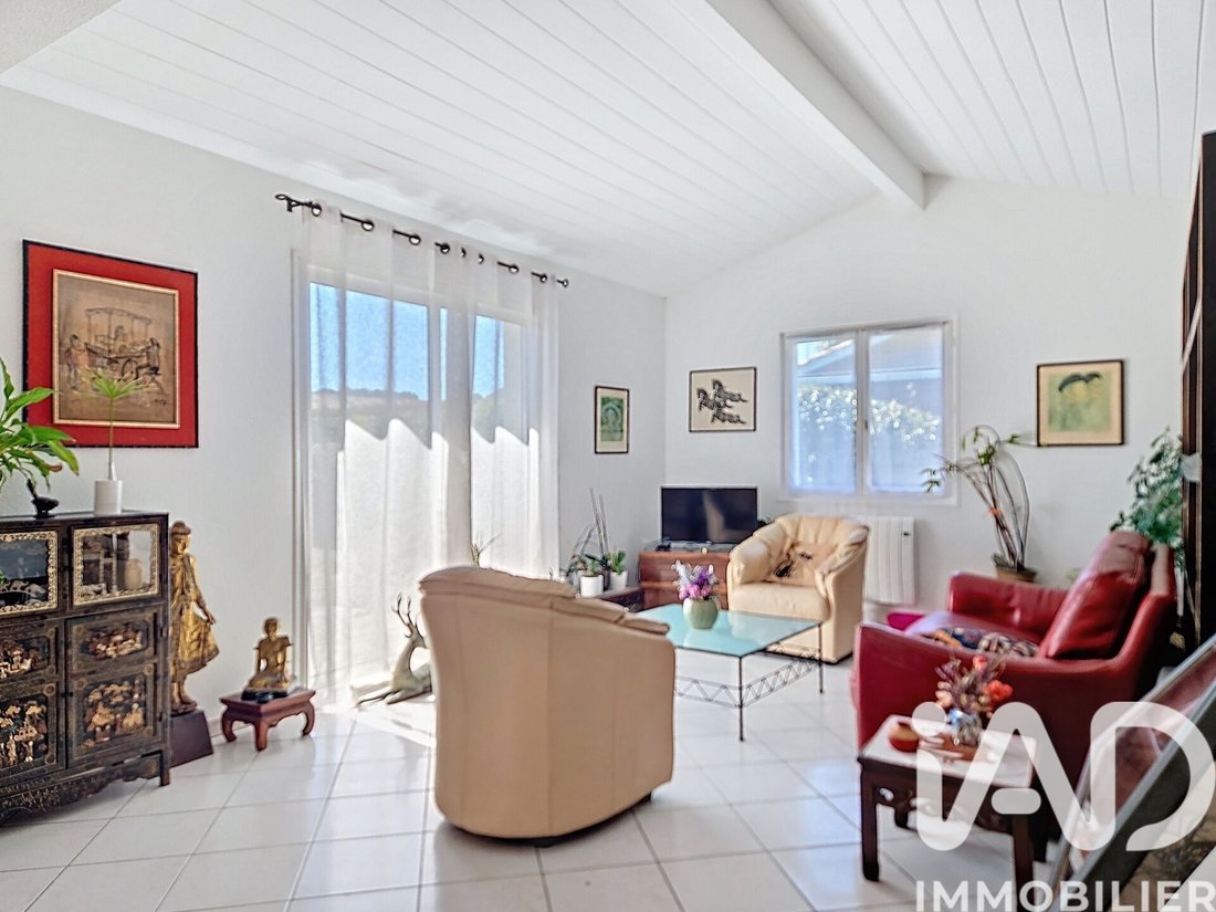 House in Saint-Medard-en-Jalles, Nouvelle-Aquitaine, France 5 - 17658702