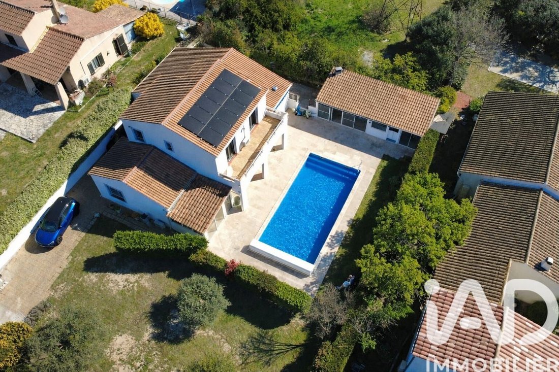 House in Orgon, Provence-Alpes-Côte d'Azur, France 2 - 17659722