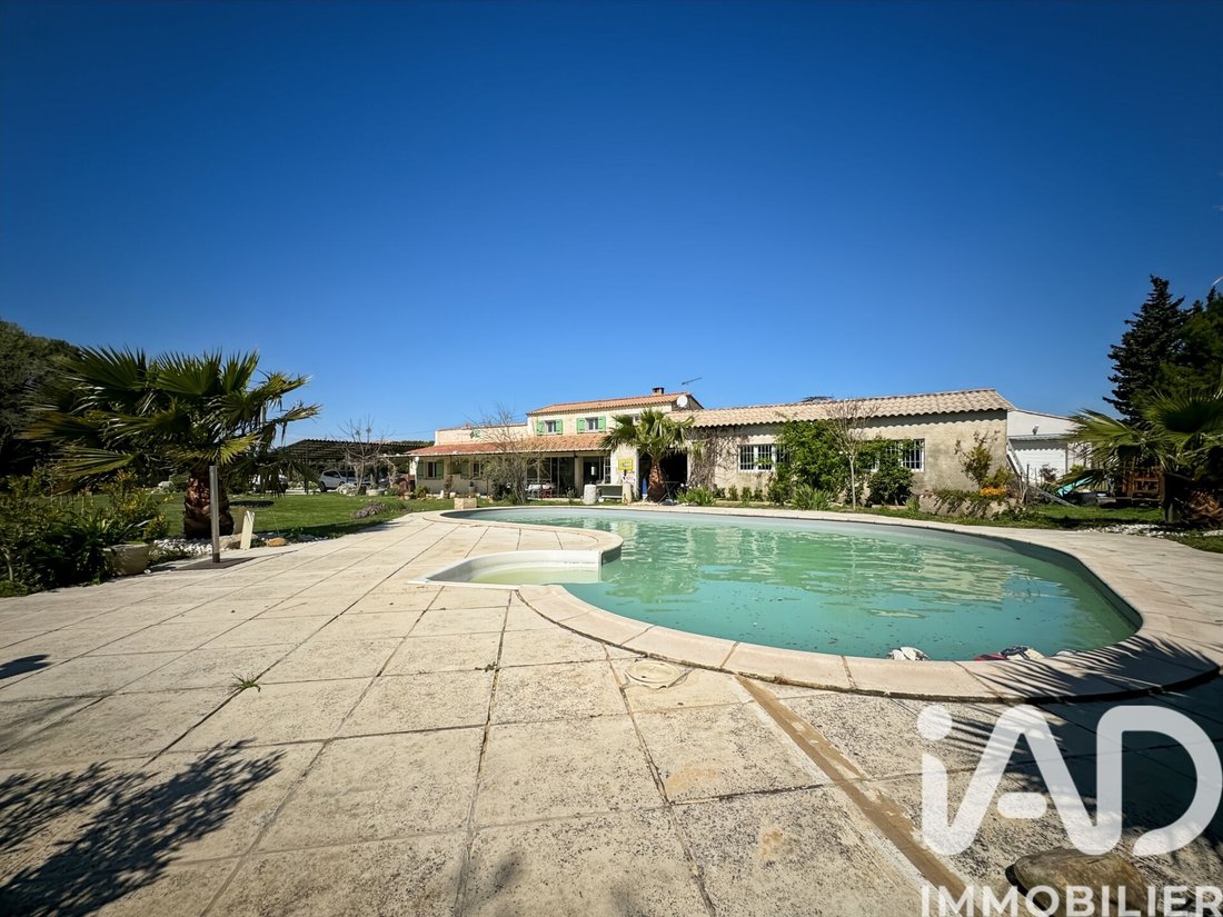 House in Arles, Provence-Alpes-Côte d'Azur, France 1 - 17658163