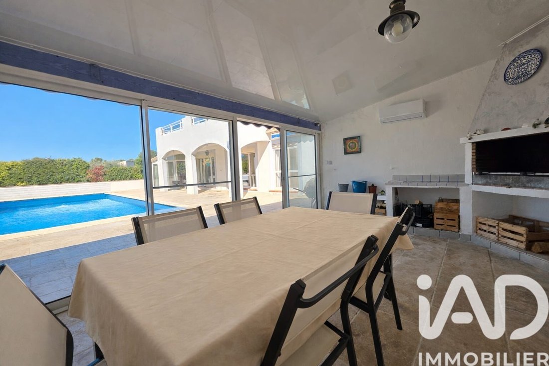 House in Orgon, Provence-Alpes-Côte d'Azur, France 3 - 17659722