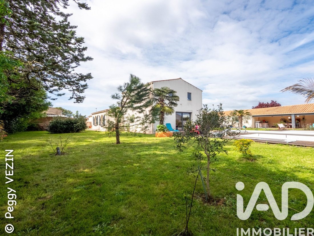 House in Sainte-Soulle, Nouvelle-Aquitaine, France 5 - 17658499