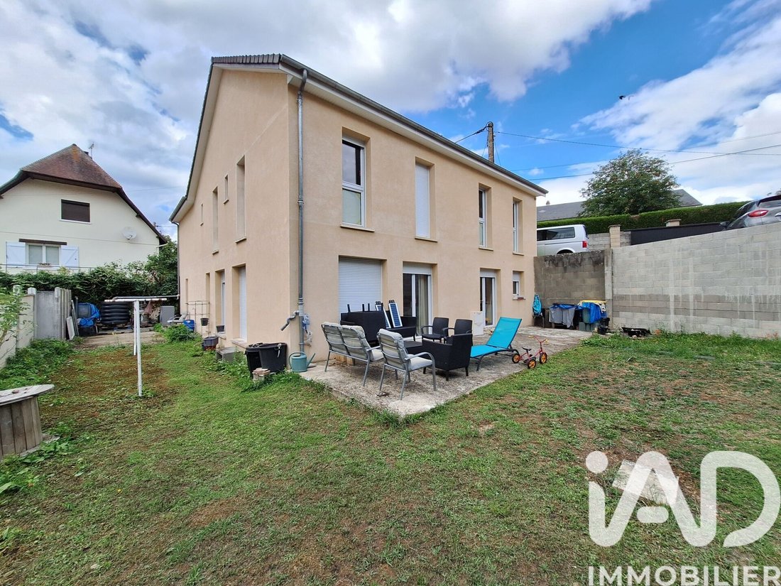 House in Forêt de la Madeleine-Cités Unies, Evreux, France 2 - 17657372