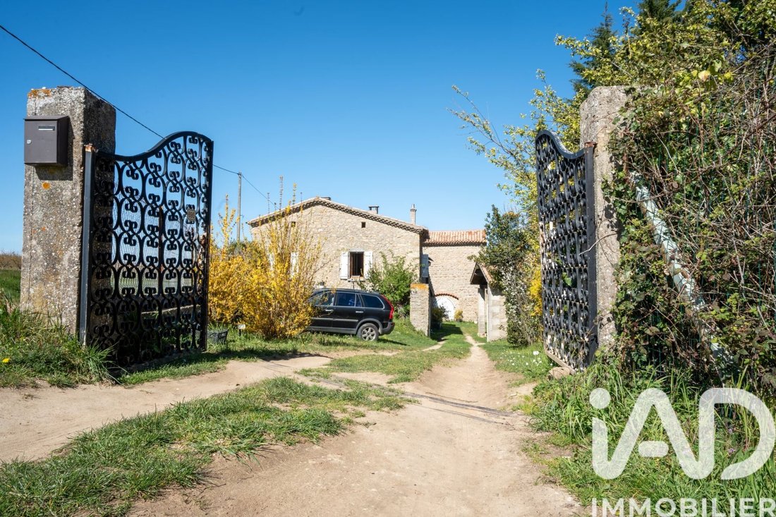 House in Cheminas, Auvergne-Rhône-Alpes, France 2 - 17658744