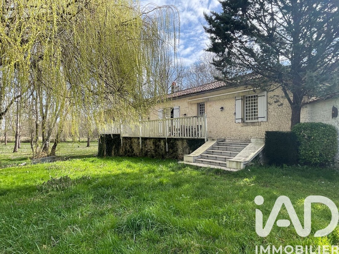 House in Lagarde-sur-le-Né, Nouvelle-Aquitaine, France 4 - 17657166