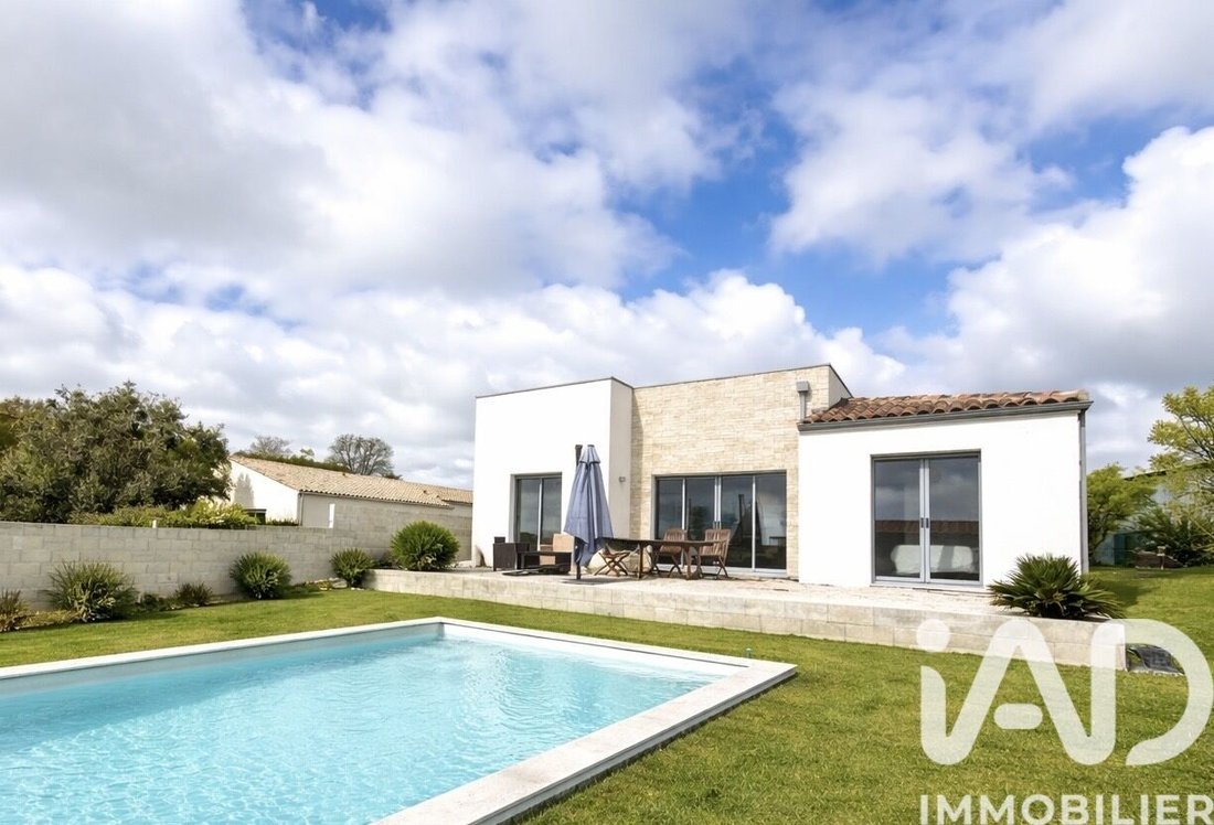 House in Breuillet, Nouvelle-Aquitaine, France 1 - 17658357