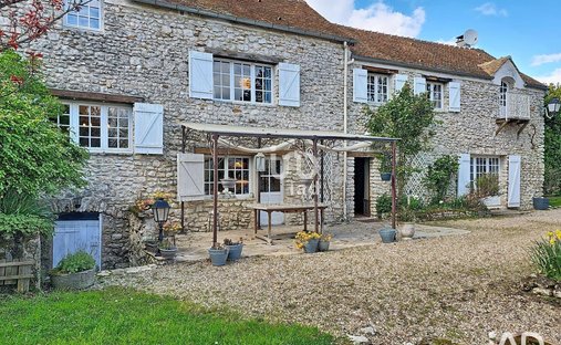 House in Guerville, Ile-de-France, France 1