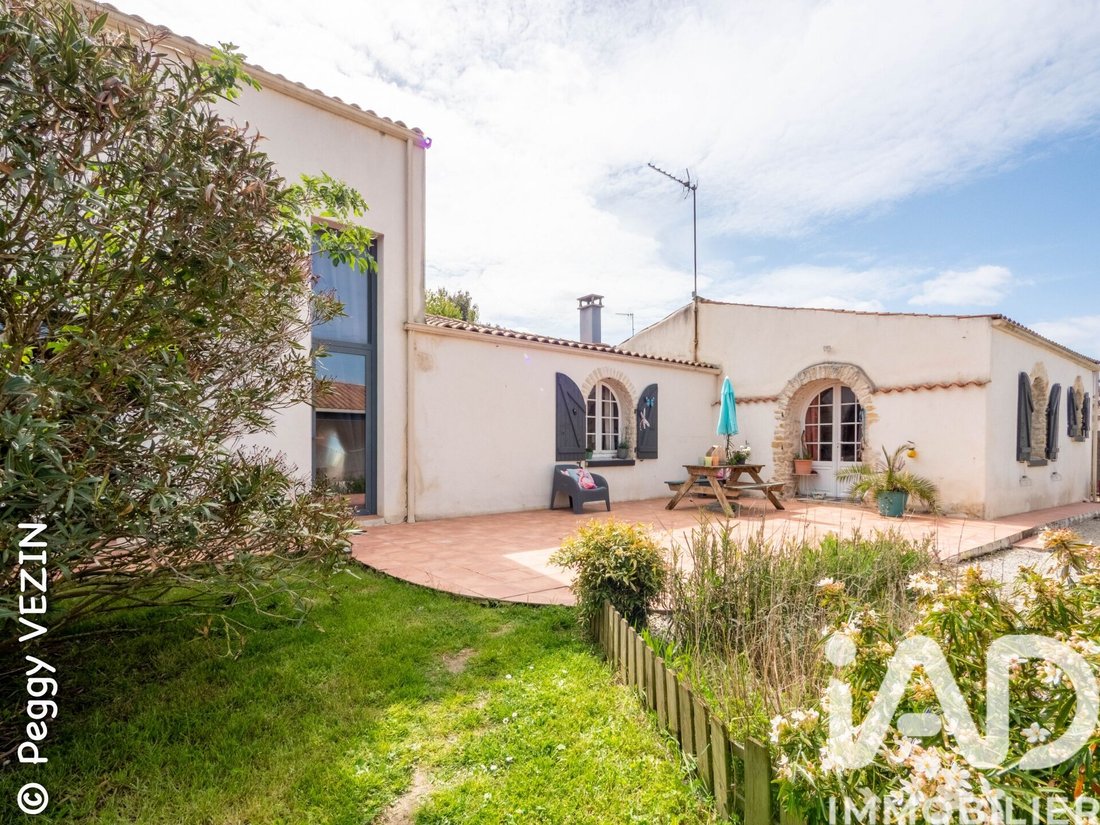 House in Sainte-Soulle, Nouvelle-Aquitaine, France 3 - 17658499