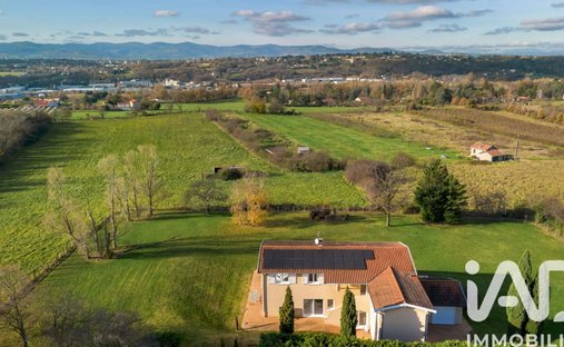 House in Basses-Barolles, Saint-Genis-Laval, France 1