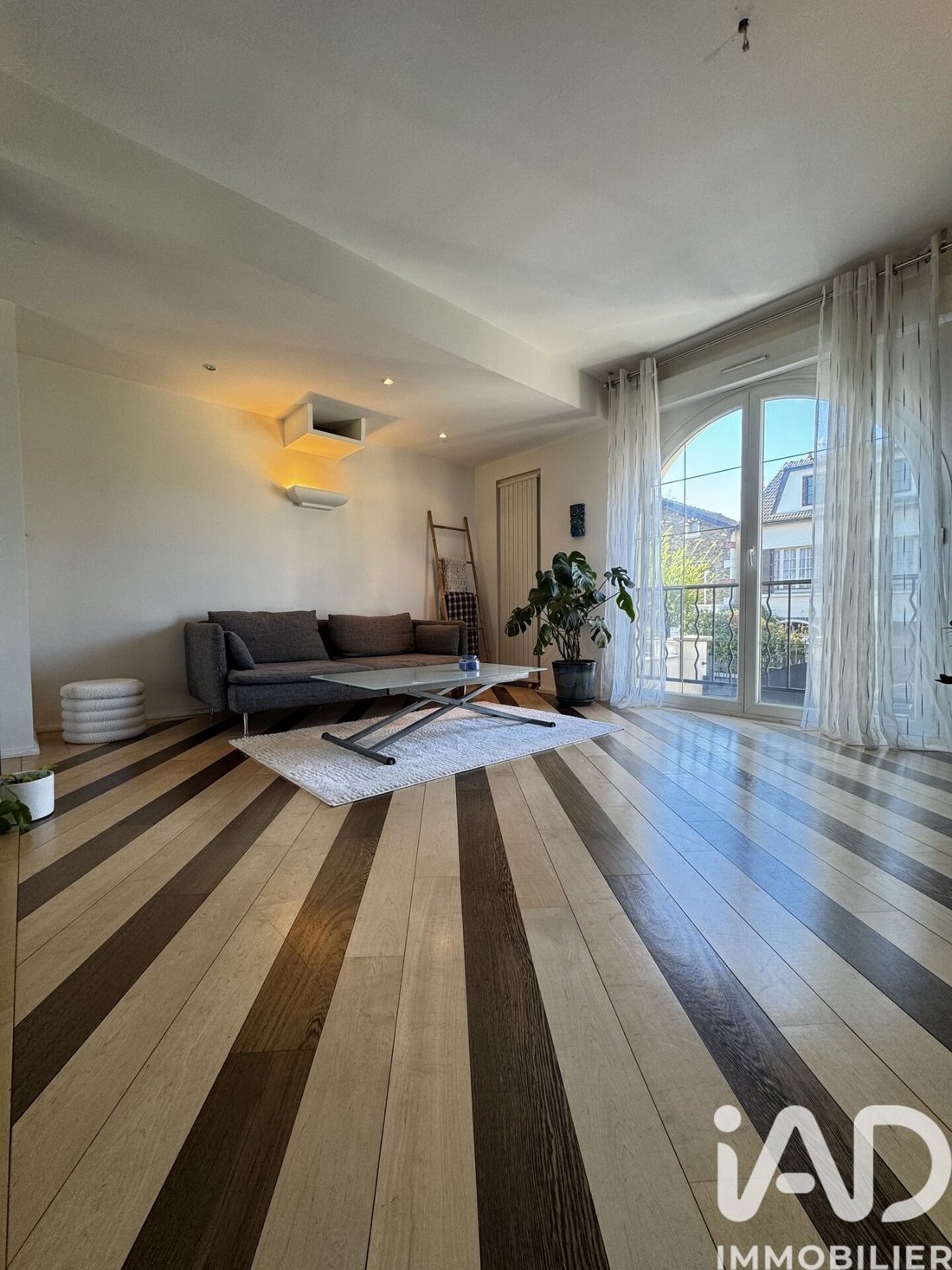 House in Les Pavillons-sous-Bois, Ile-de-France, France 3 - 17658569