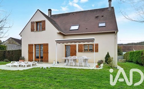 House in Crecy-la-Chapelle, Ile-de-France, France 1