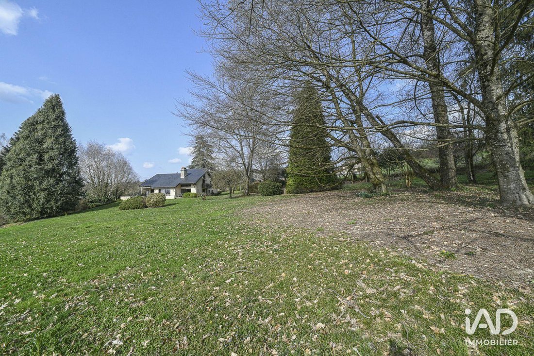 House in Saint-Genix-sur-Guiers, Saint-Genix-les-Villages, France 2 - 17658325