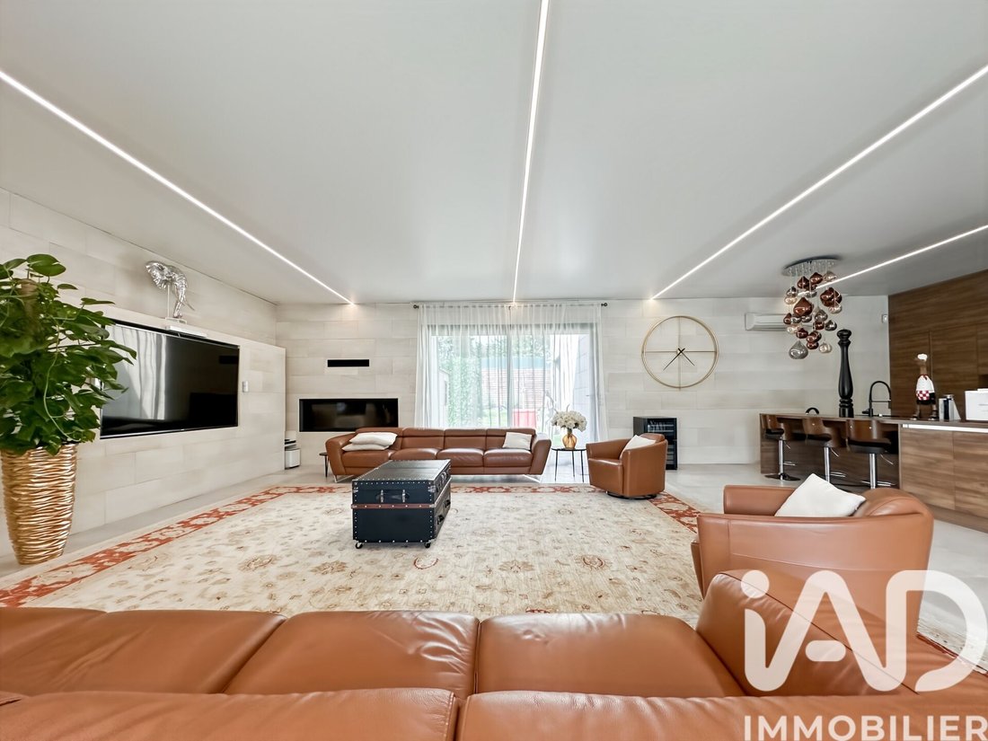 House in Chelles, Ile-de-France, France 5 - 17659737