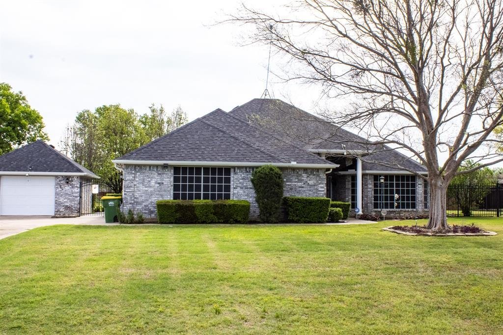 House in Burleson, Texas, United States 1 - 17655808