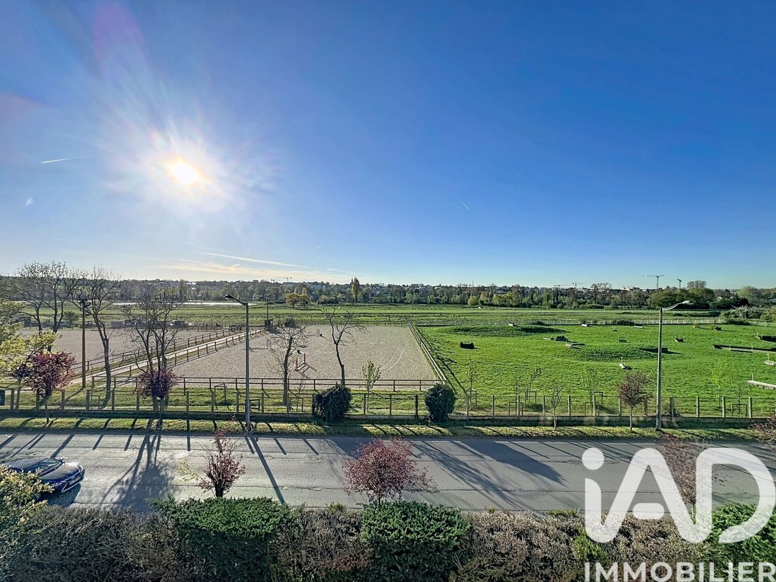 Apartment in Charlemagne, Maisons-Laffitte, France 1 - 17658477