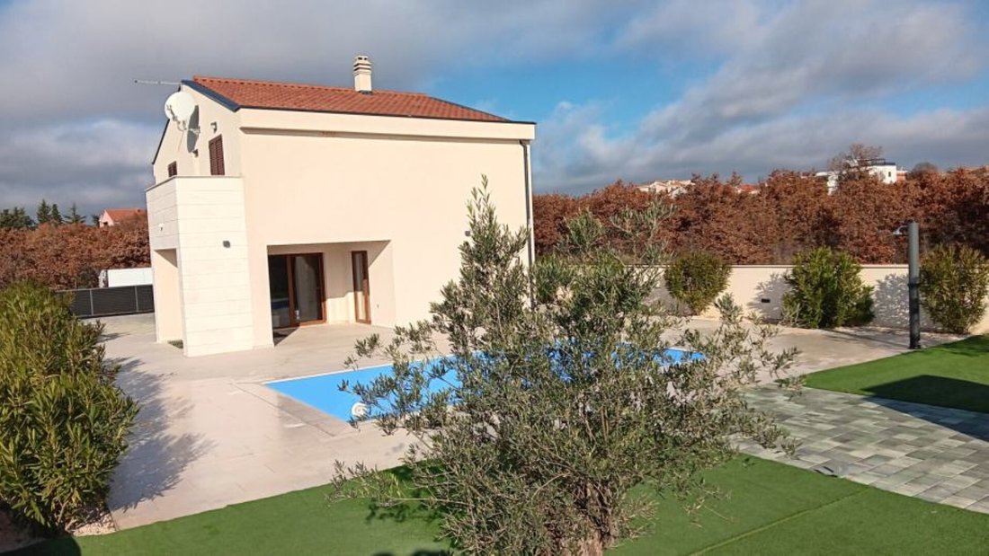 House in Opcina Policnik, Zadar County, Croatia 1 - 17656105