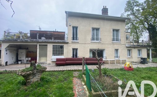 House in Gallieni-De Lattre de Tassigny, Epinay-sur-Seine, France 1