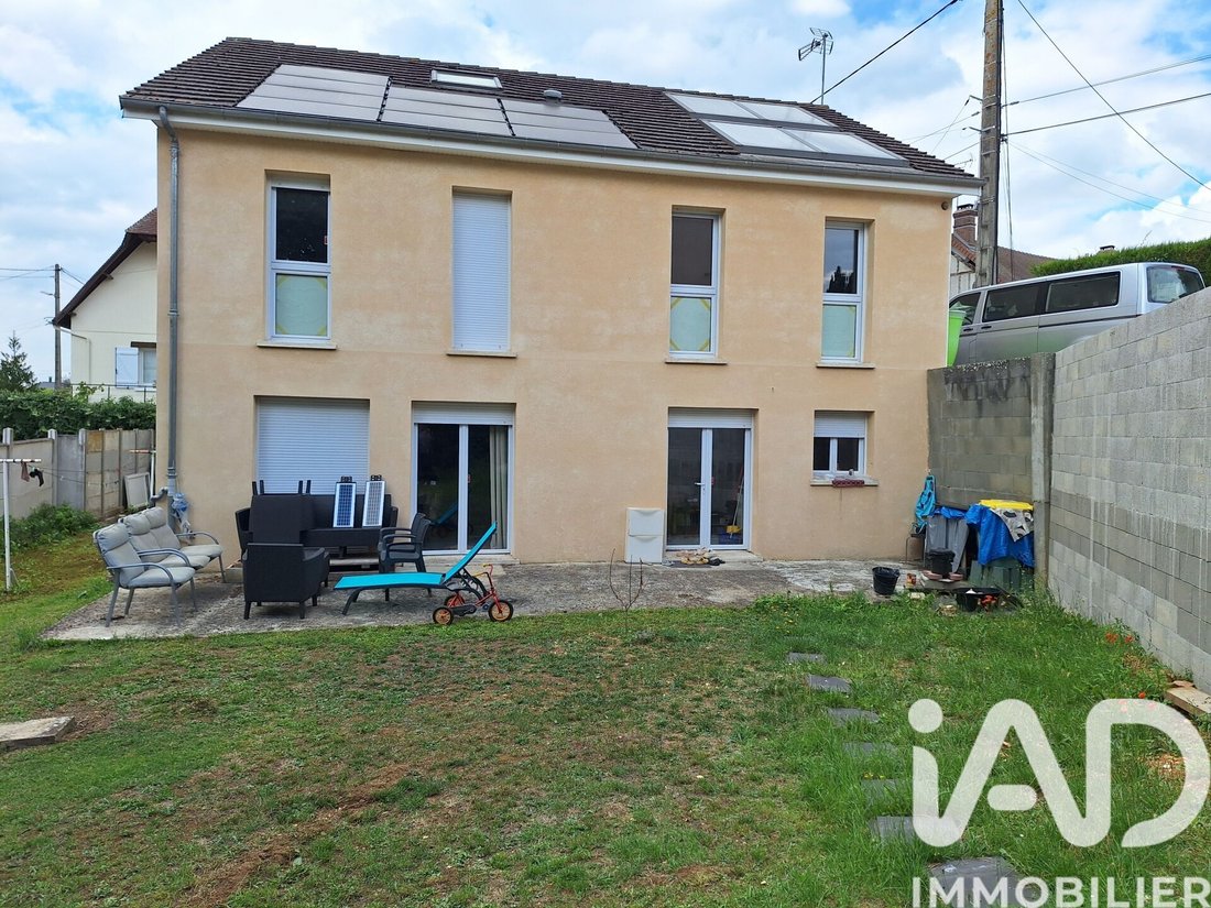 House in Forêt de la Madeleine-Cités Unies, Evreux, France 1 - 17657372