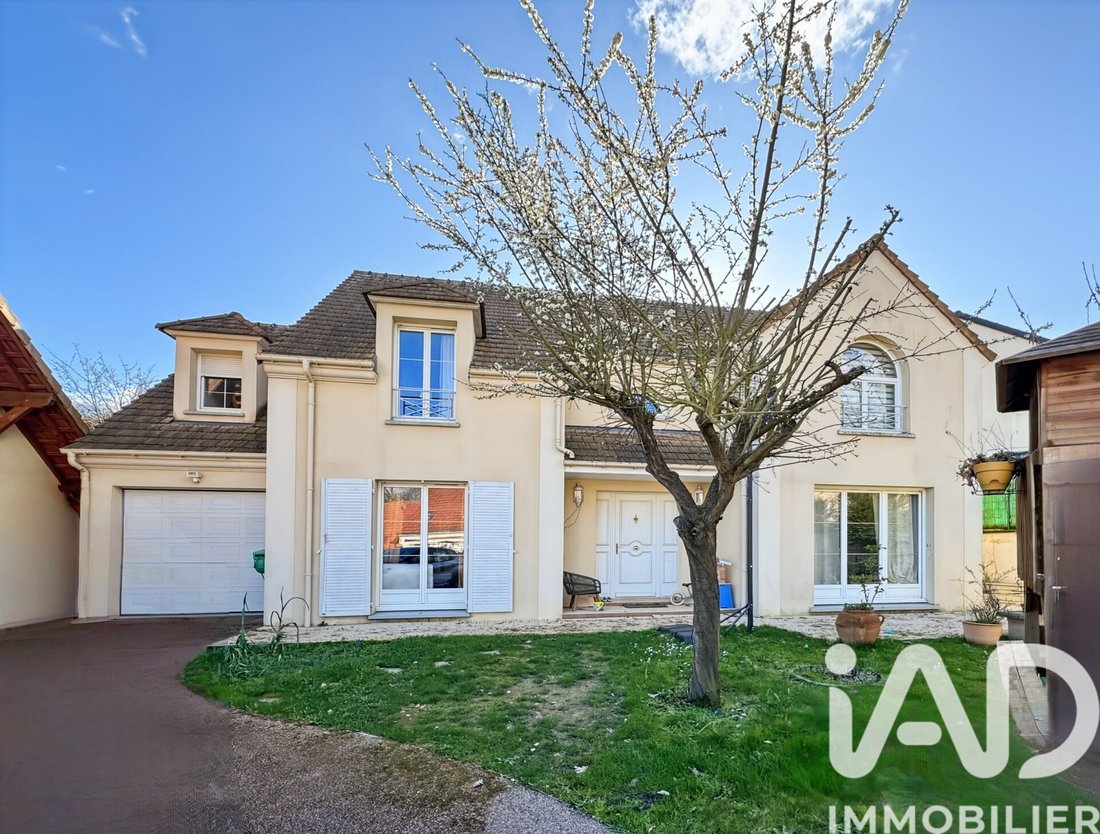 House in La Ville-du-Bois, Ile-de-France, France 1 - 17227502