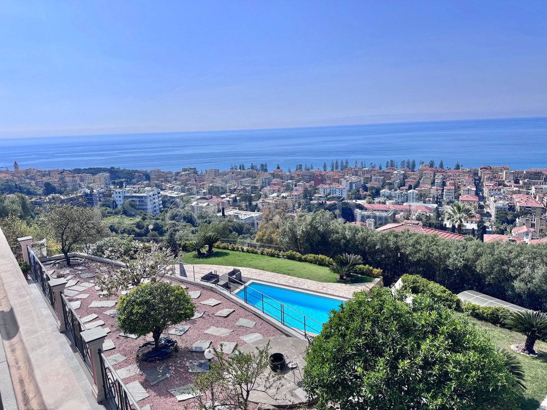 Villa in Bordighera, Liguria, Italy 4 - 17660829