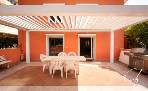 House in Aiguebonne, Saint-Raphaël, France 1