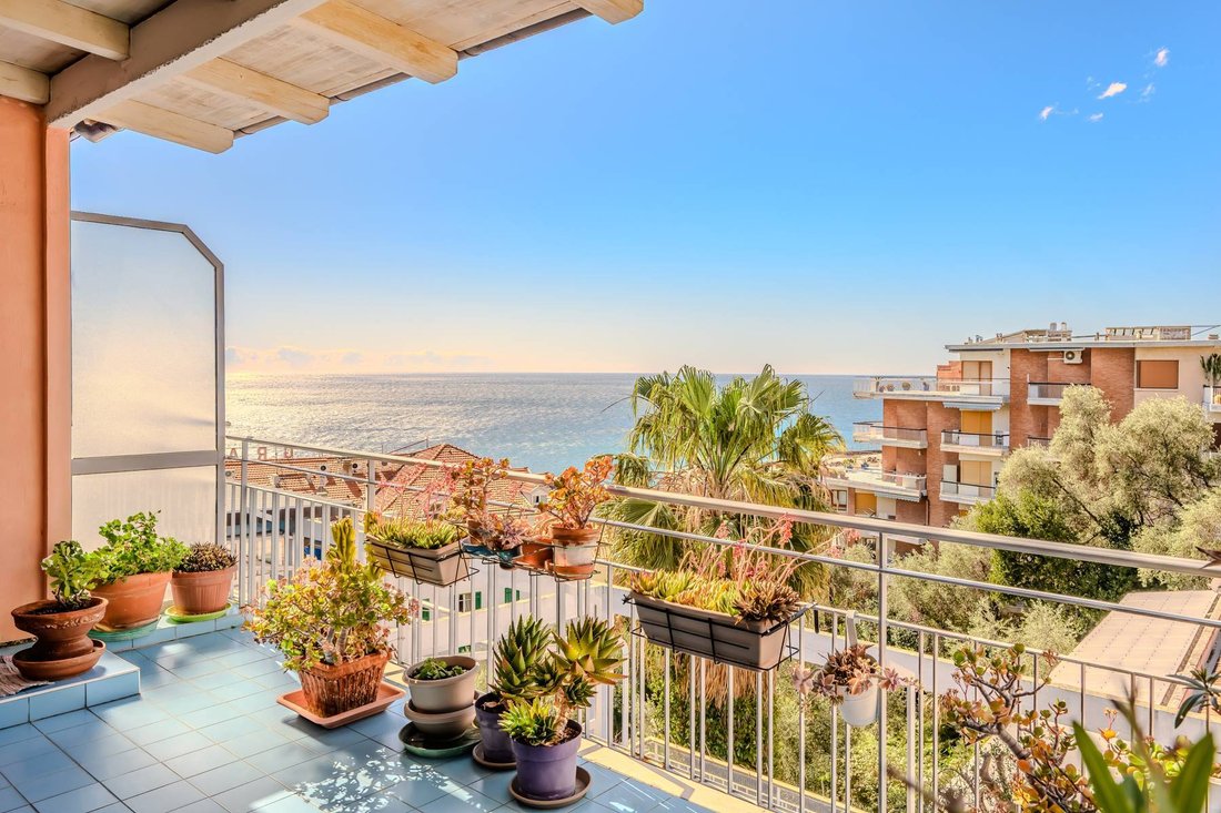 Apartment in Corso degli Inglesi, Sanremo, Liguria 1 - 17661195