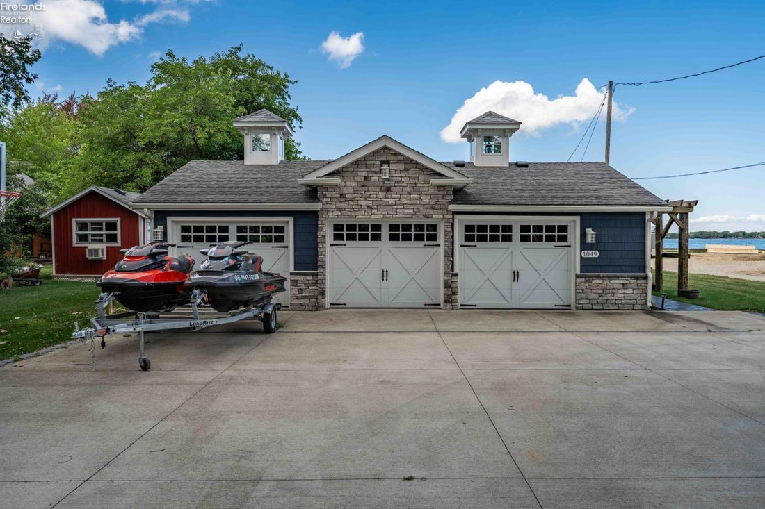 House in Put-in-Bay, Ohio, United States 2 - 17661162