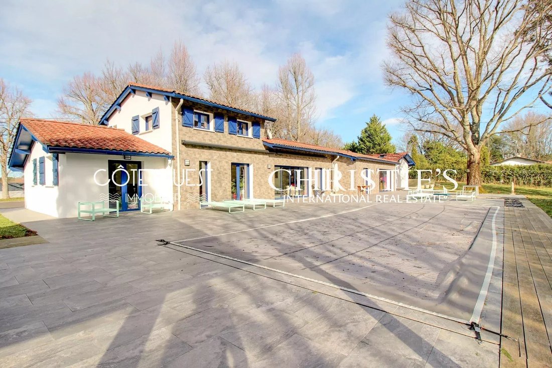Villa in Ascain, Nouvelle-Aquitaine, France 3 - 17083110