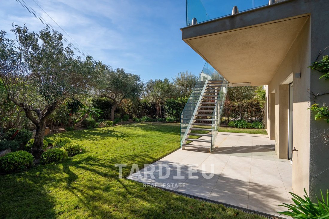 Villa in Sud, Cavalaire-sur-Mer, France 3 - 17661480
