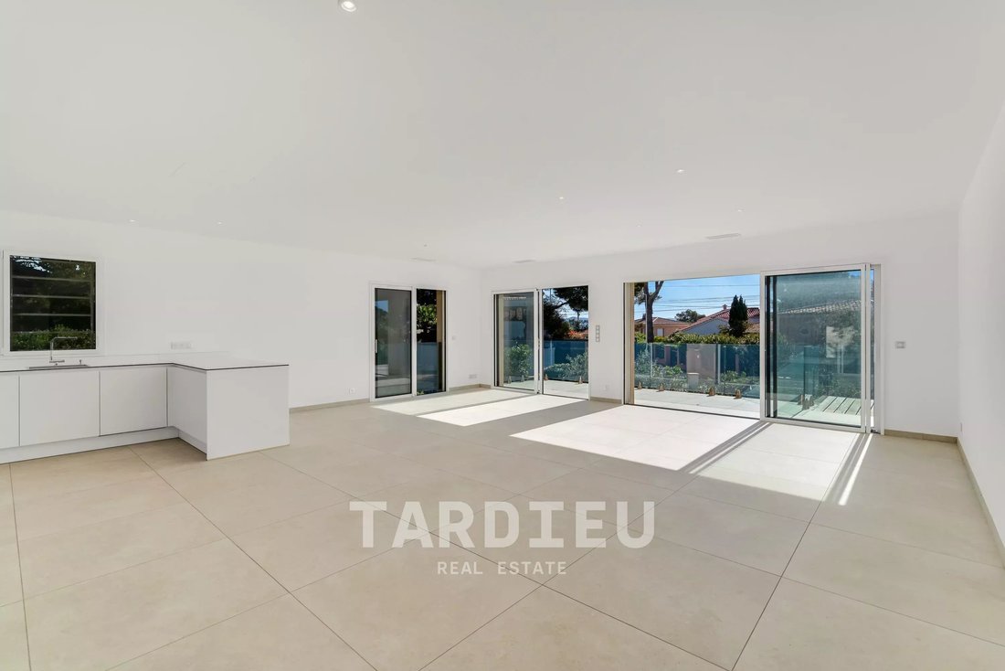 Villa in Sud, Cavalaire-sur-Mer, France 5 - 17661480