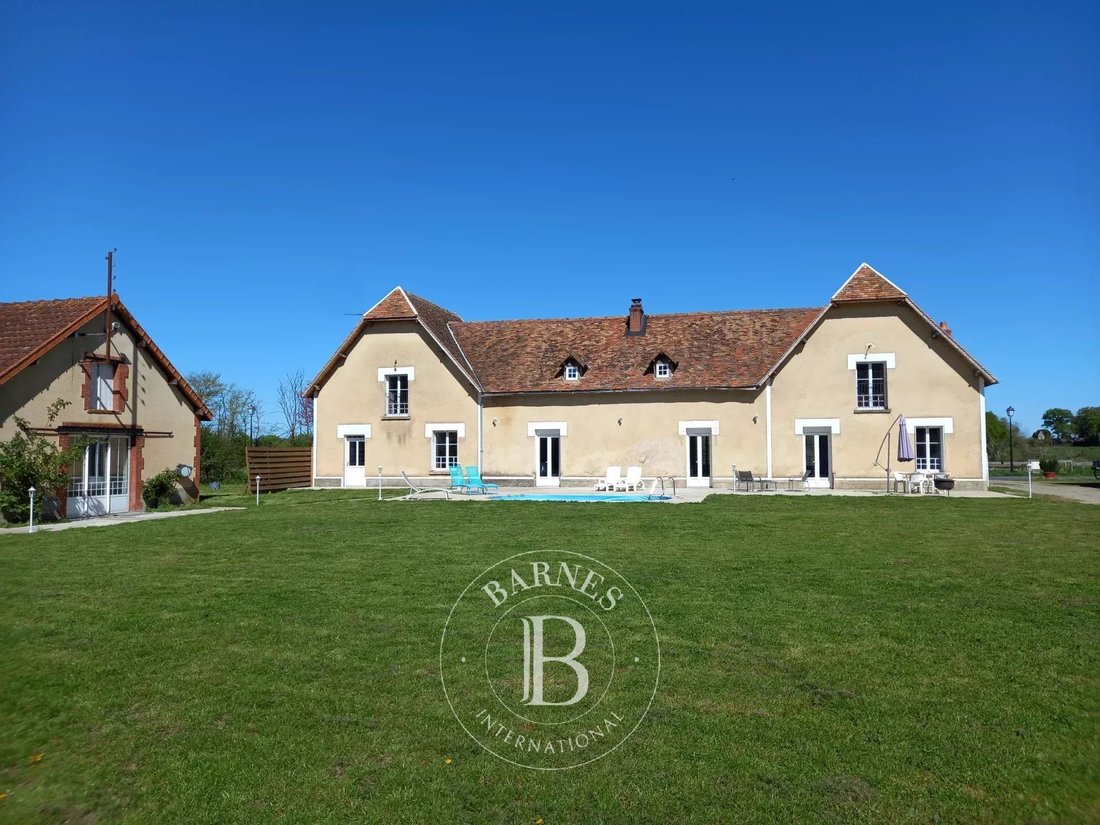 Farm Ranch in Bourg-Archambault, Nouvelle-Aquitaine, France 3 - 17661504
