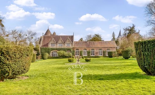 Estate in Saint-Victor-l'Abbaye, Normandy, France 1