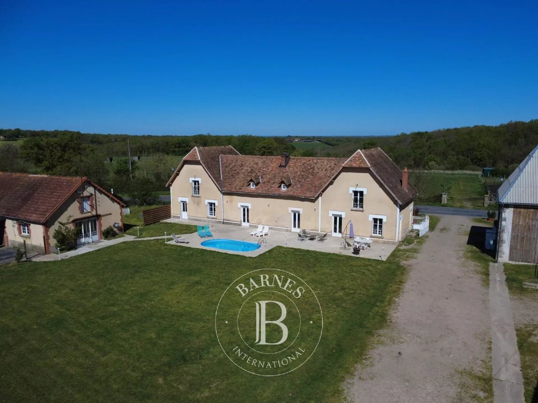 Farm Ranch in Bourg-Archambault, Nouvelle-Aquitaine, France 1 - 17661504