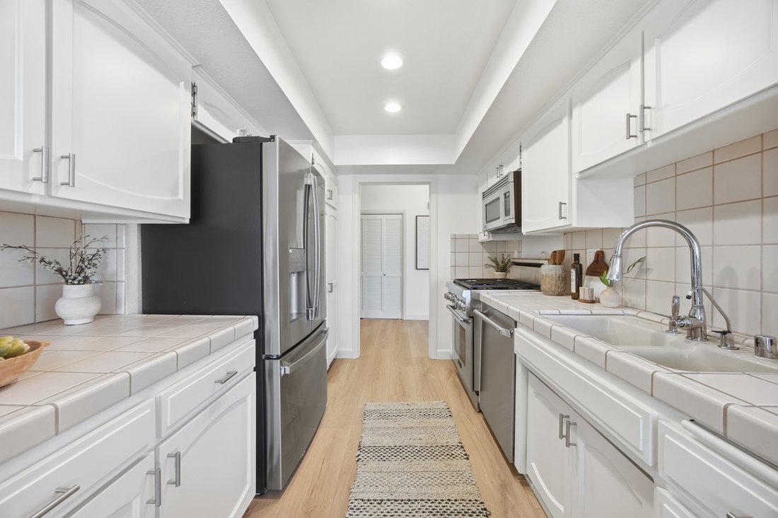 Condo in Los Angeles, California, United States 5 - 17661597