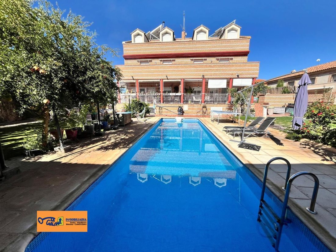 Chalet in Valdepenas, Castile-La Mancha, Spain 1 - 17661766