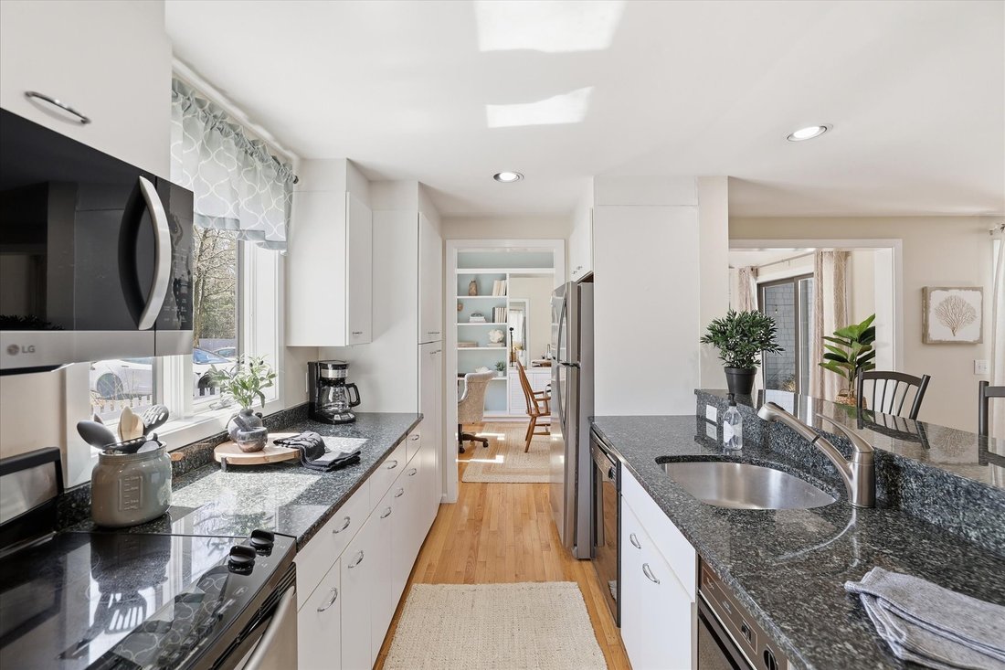 Condo in Mashpee, Massachusetts, United States 5 - 17661909