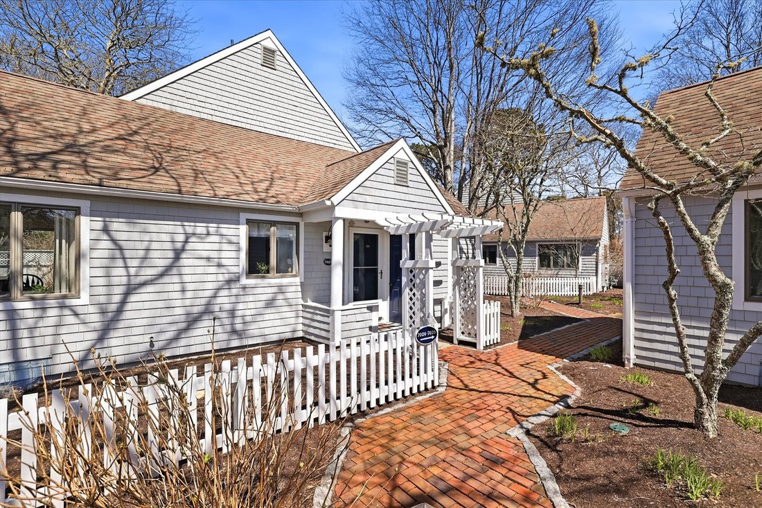 Condo in Mashpee, Massachusetts, United States 1 - 17661909